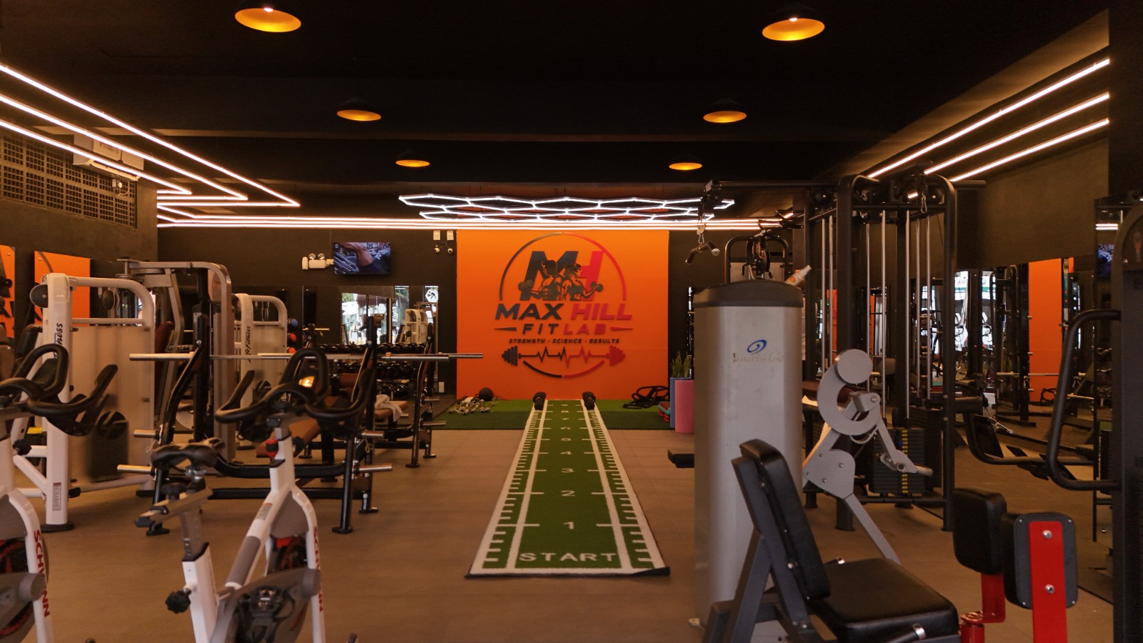 MAX HILL fitness facility Pilimathalawa