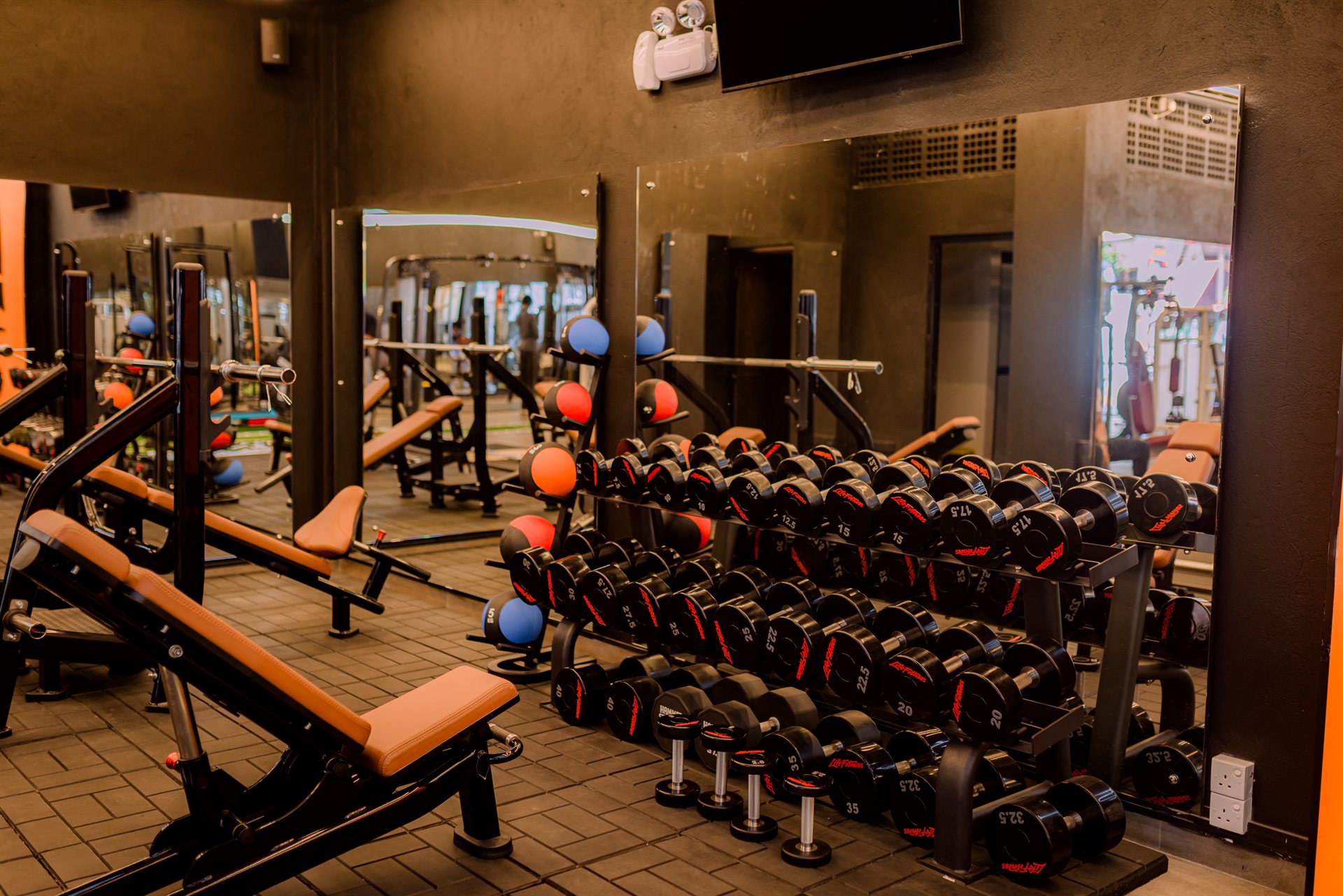MAX HILL gym cardio equipment zone