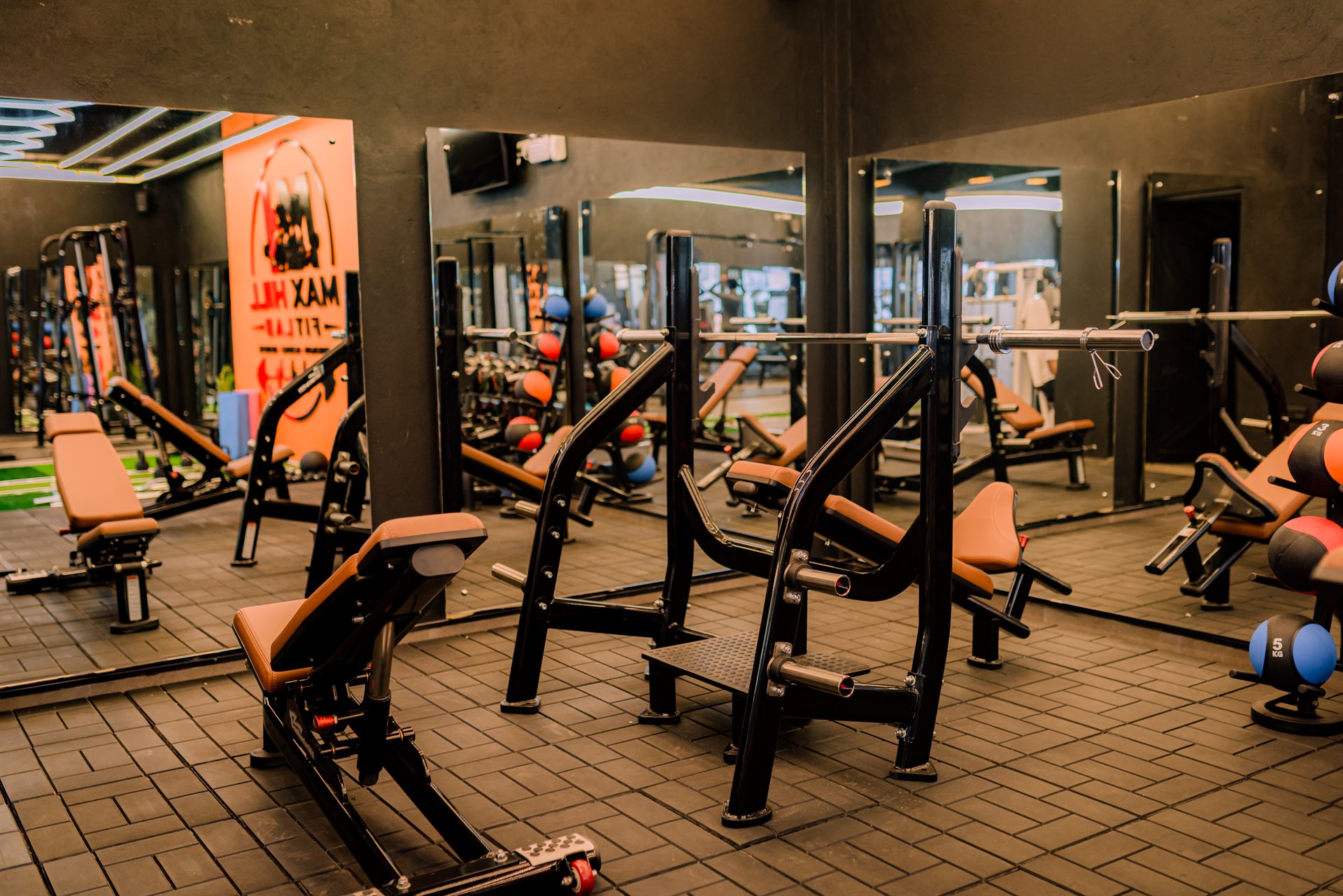 Premium weight training floor at MAX HILL Fit Lab